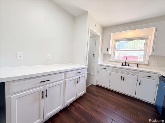 17604 Wakenden, Redford Charter Township, MI 48240