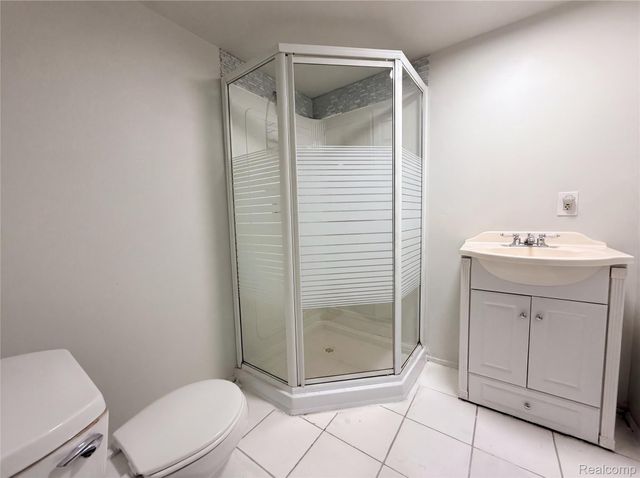 17604 Wakenden, Redford Charter Township, MI 48240