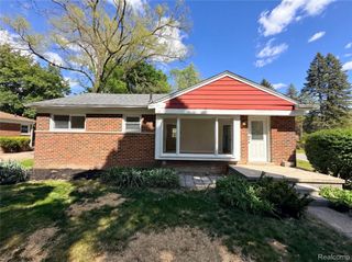 17604 Wakenden, Redford Charter Township, MI 48240
