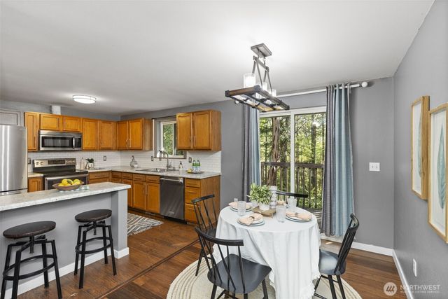 261 NE Jolly Roger Lane, Belfair, WA 98528