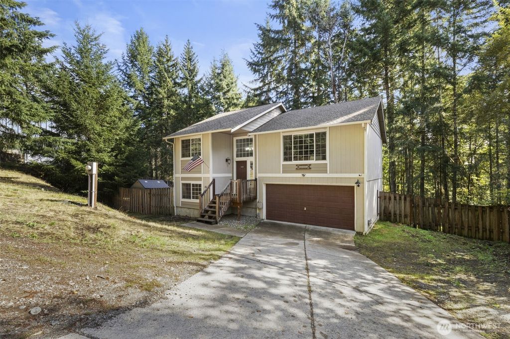 261 NE Jolly Roger Lane, Belfair, WA 98528