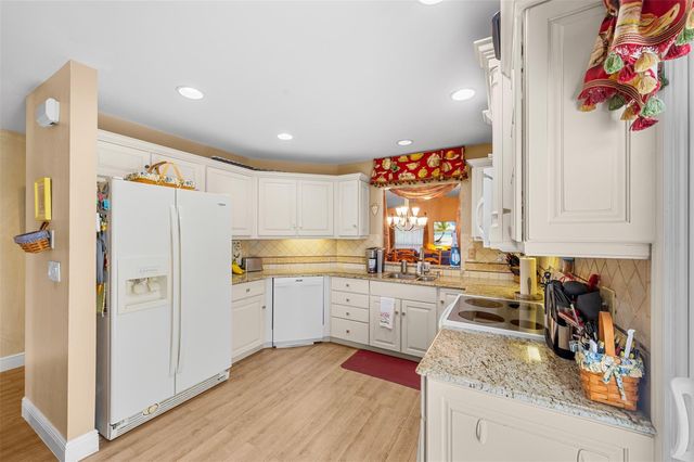 6809 SE Yorktown Drive, Hobe Sound, FL 33455