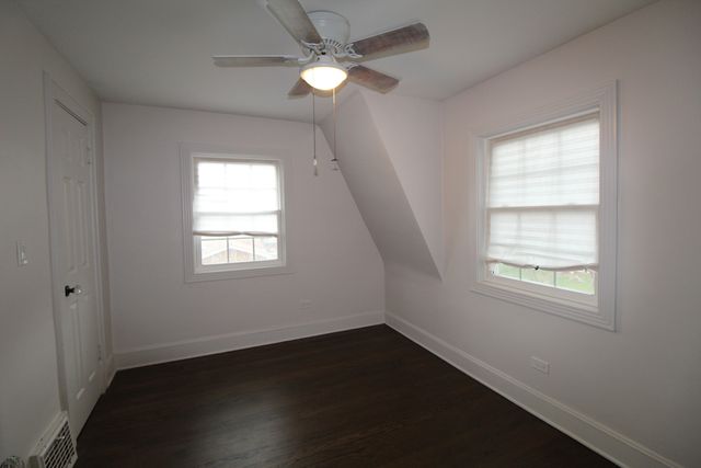 111 Manor Avenue, Fox Lake, IL 60020