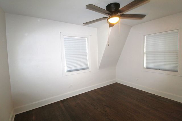 111 Manor Avenue, Fox Lake, IL 60020