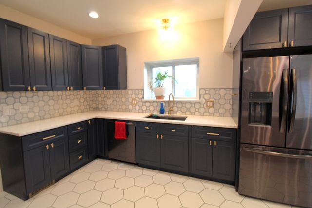 111 Manor Avenue, Fox Lake, IL 60020