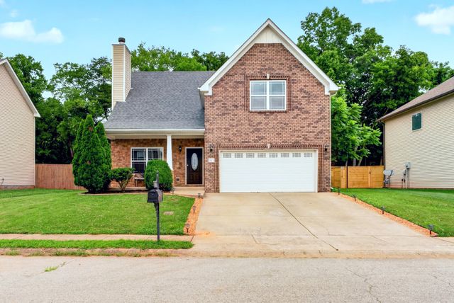 935 Cherry Blossom Ln, Clarksville, TN 37040