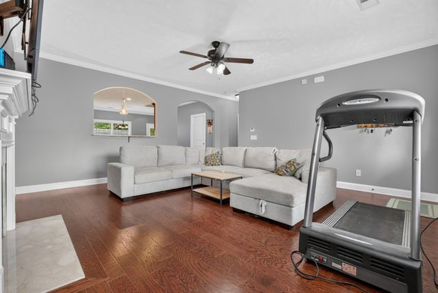 935 Cherry Blossom Ln, Clarksville, TN 37040