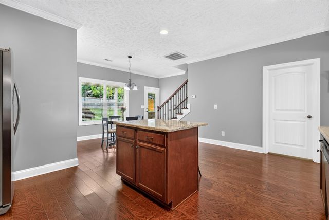 935 Cherry Blossom Ln, Clarksville, TN 37040