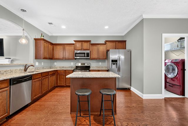 935 Cherry Blossom Ln, Clarksville, TN 37040