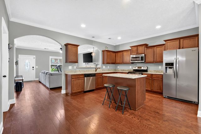 935 Cherry Blossom Ln, Clarksville, TN 37040
