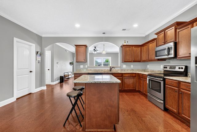 935 Cherry Blossom Ln, Clarksville, TN 37040