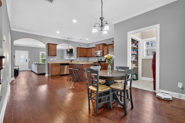 935 Cherry Blossom Ln, Clarksville, TN 37040