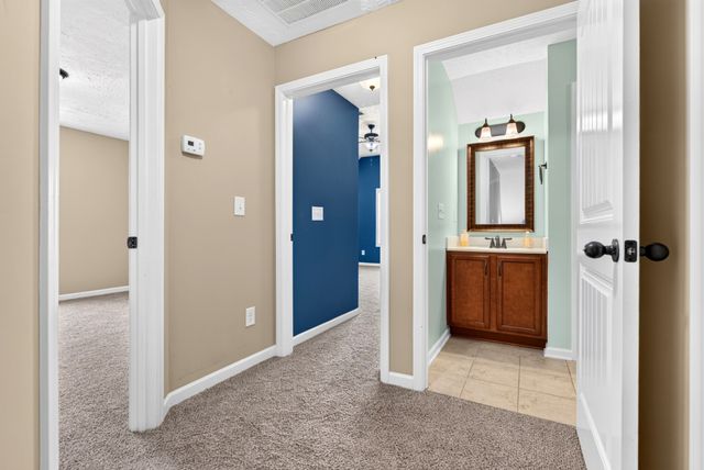 935 Cherry Blossom Ln, Clarksville, TN 37040