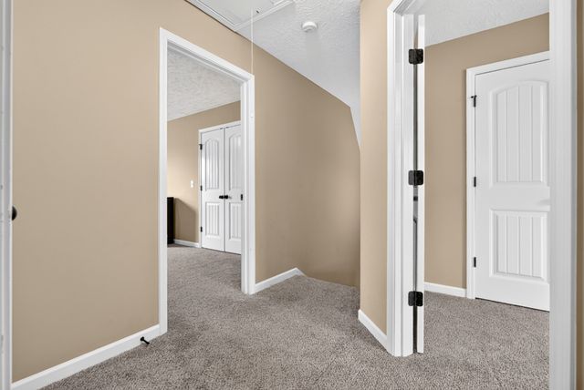 935 Cherry Blossom Ln, Clarksville, TN 37040