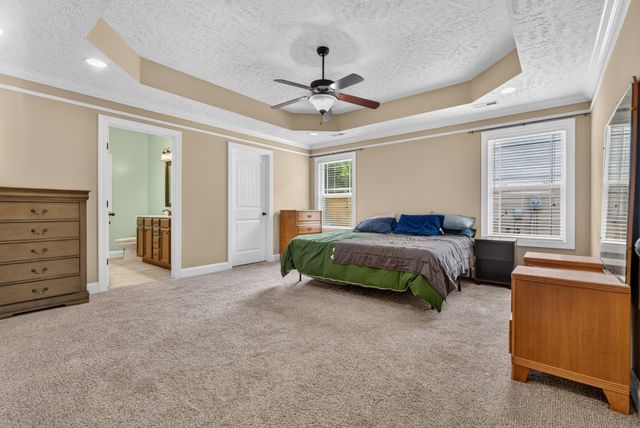 935 Cherry Blossom Ln, Clarksville, TN 37040