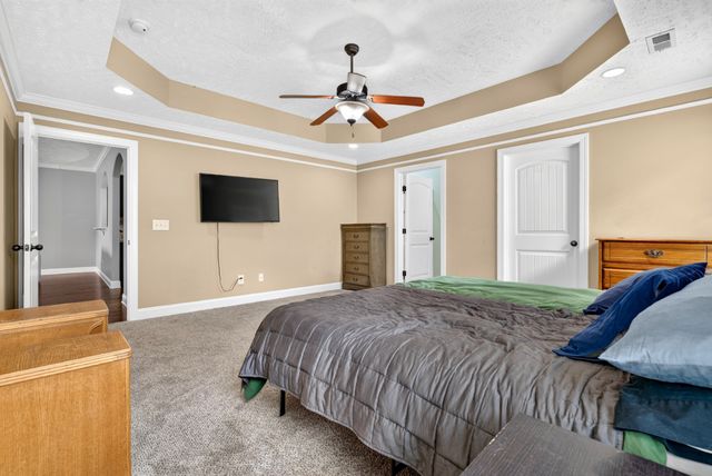 935 Cherry Blossom Ln, Clarksville, TN 37040