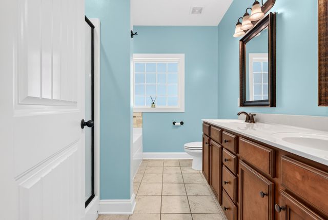 935 Cherry Blossom Ln, Clarksville, TN 37040