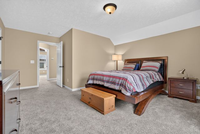 935 Cherry Blossom Ln, Clarksville, TN 37040