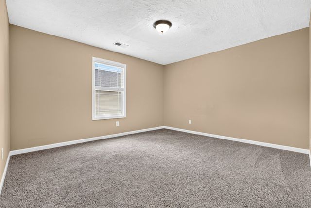 935 Cherry Blossom Ln, Clarksville, TN 37040