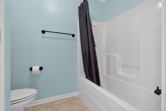 935 Cherry Blossom Ln, Clarksville, TN 37040