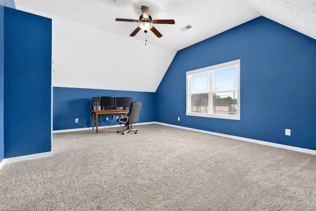 935 Cherry Blossom Ln, Clarksville, TN 37040
