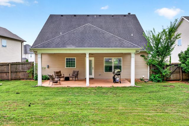 935 Cherry Blossom Ln, Clarksville, TN 37040