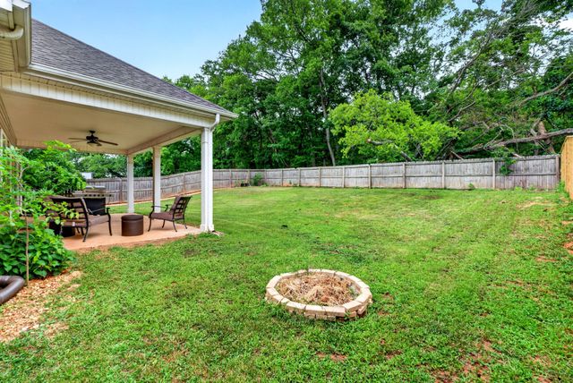 935 Cherry Blossom Ln, Clarksville, TN 37040