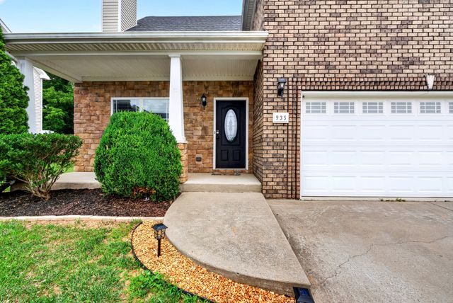 935 Cherry Blossom Ln, Clarksville, TN 37040