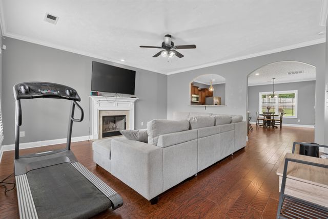 935 Cherry Blossom Ln, Clarksville, TN 37040
