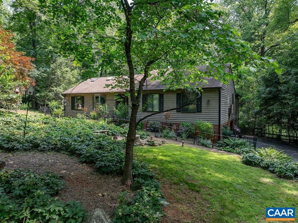 2220 RIDGEWAY LN, Charlottesville, VA 22911