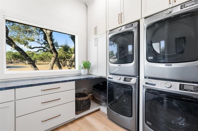 220 Fawn Meadow DR, Dripping Springs, TX 78620