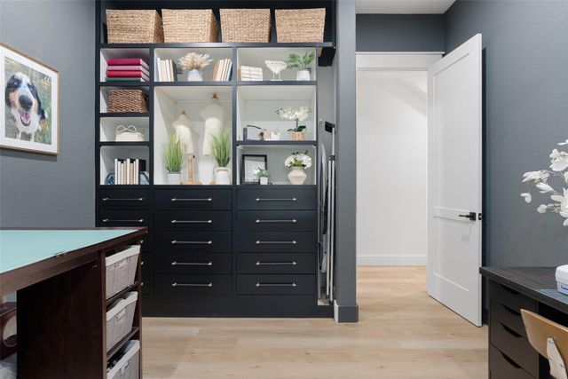 220 Fawn Meadow DR, Dripping Springs, TX 78620