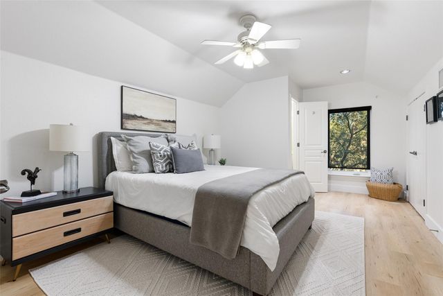 220 Fawn Meadow DR, Dripping Springs, TX 78620