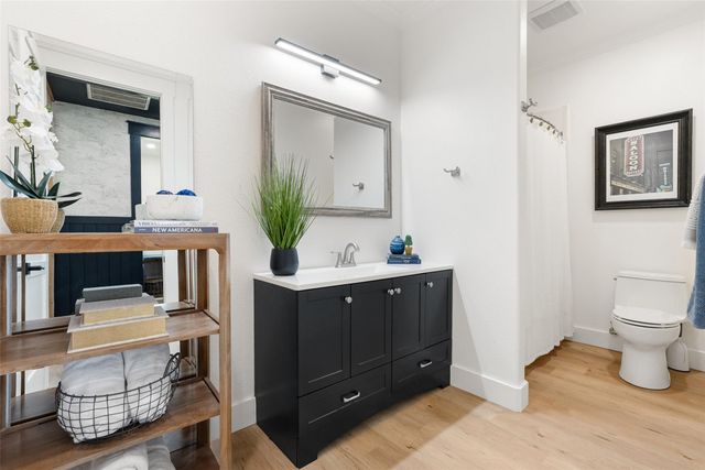 220 Fawn Meadow DR, Dripping Springs, TX 78620