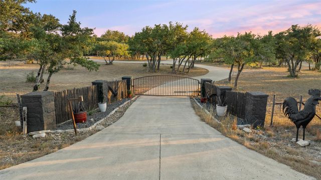 220 Fawn Meadow DR, Dripping Springs, TX 78620