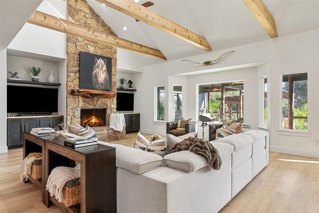 220 Fawn Meadow DR, Dripping Springs, TX 78620