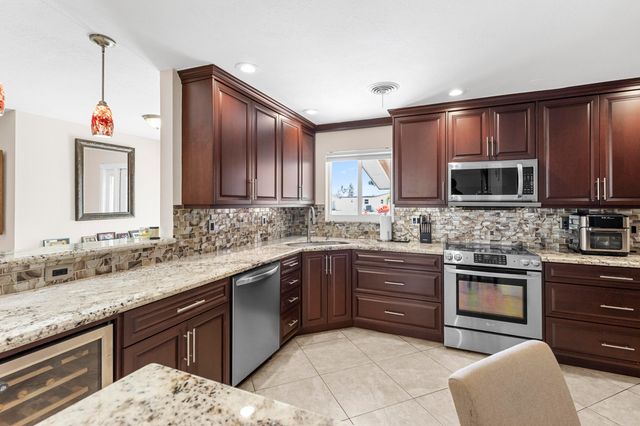 5581 SW 13th Street, Plantation, FL 33317