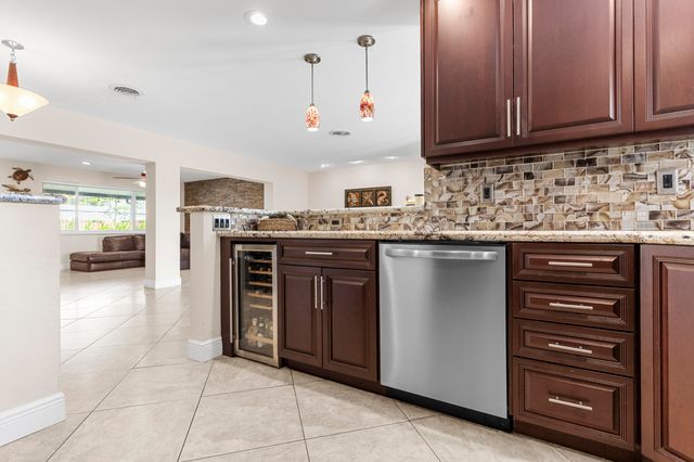 5581 SW 13th Street, Plantation, FL 33317