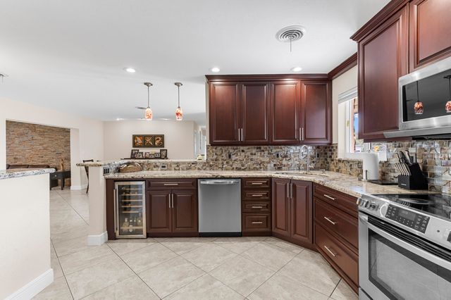 5581 SW 13th Street, Plantation, FL 33317