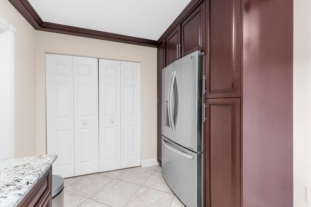 5581 SW 13th Street, Plantation, FL 33317