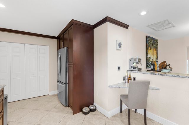 5581 SW 13th Street, Plantation, FL 33317