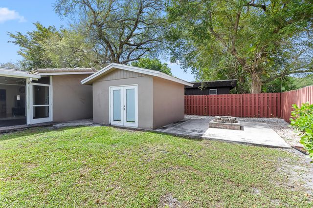 5581 SW 13th Street, Plantation, FL 33317