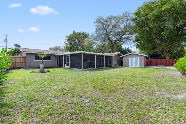 5581 SW 13th Street, Plantation, FL 33317