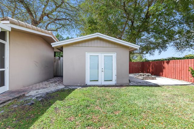 5581 SW 13th Street, Plantation, FL 33317