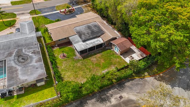 5581 SW 13th Street, Plantation, FL 33317