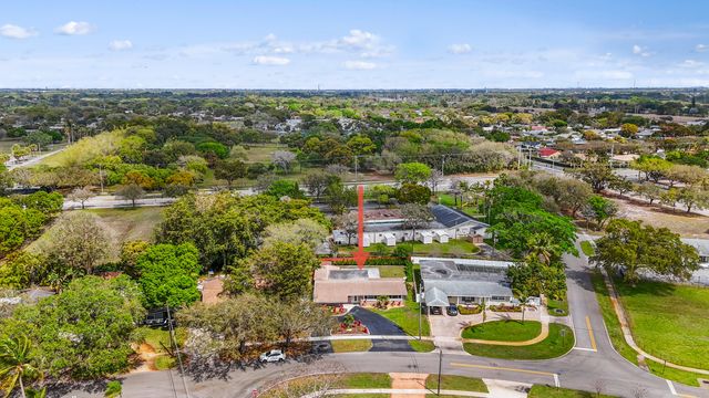 5581 SW 13th Street, Plantation, FL 33317