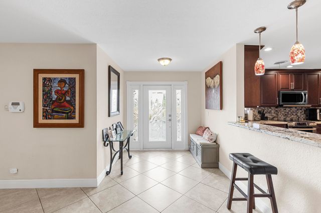 5581 SW 13th Street, Plantation, FL 33317