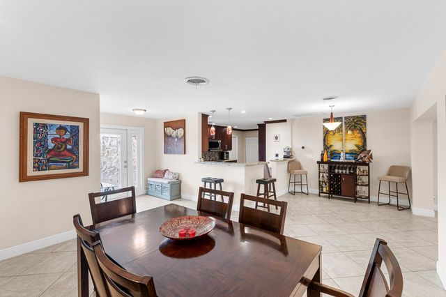 5581 SW 13th Street, Plantation, FL 33317