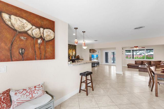 5581 SW 13th Street, Plantation, FL 33317