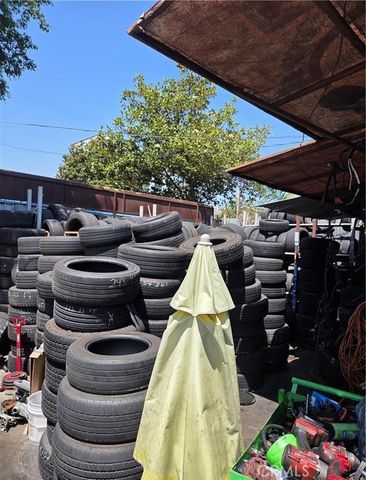1820 W Adams, Los Angeles, CA 90018